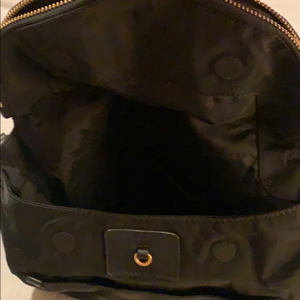 Crossbody - Picture 2 of 4